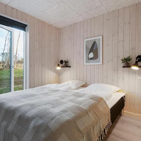 Cozy In Glesborg With Sauna