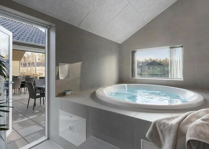 Cozy In Glesborg With Sauna Glesborg